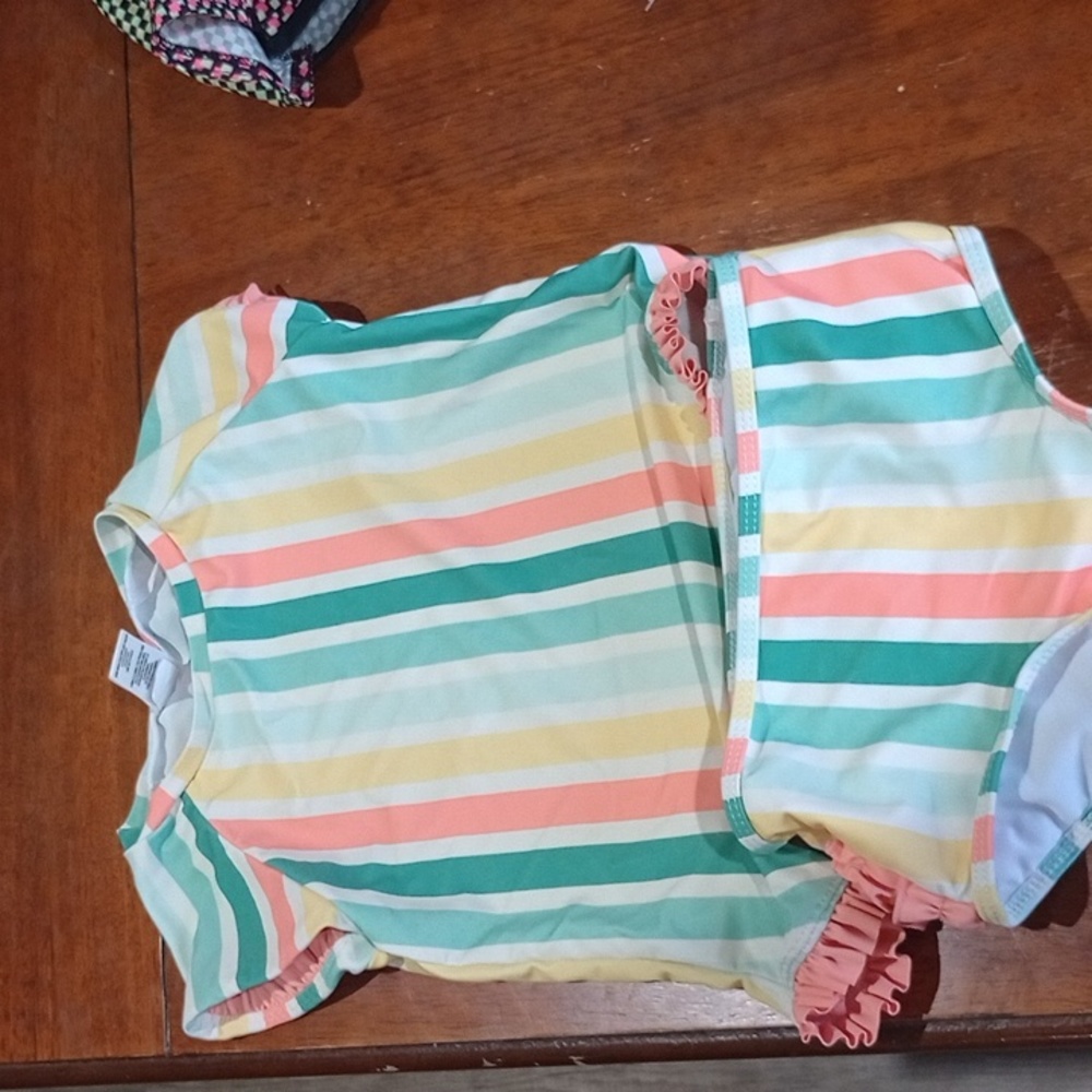 Girls size 5 ruffle butts swim suit